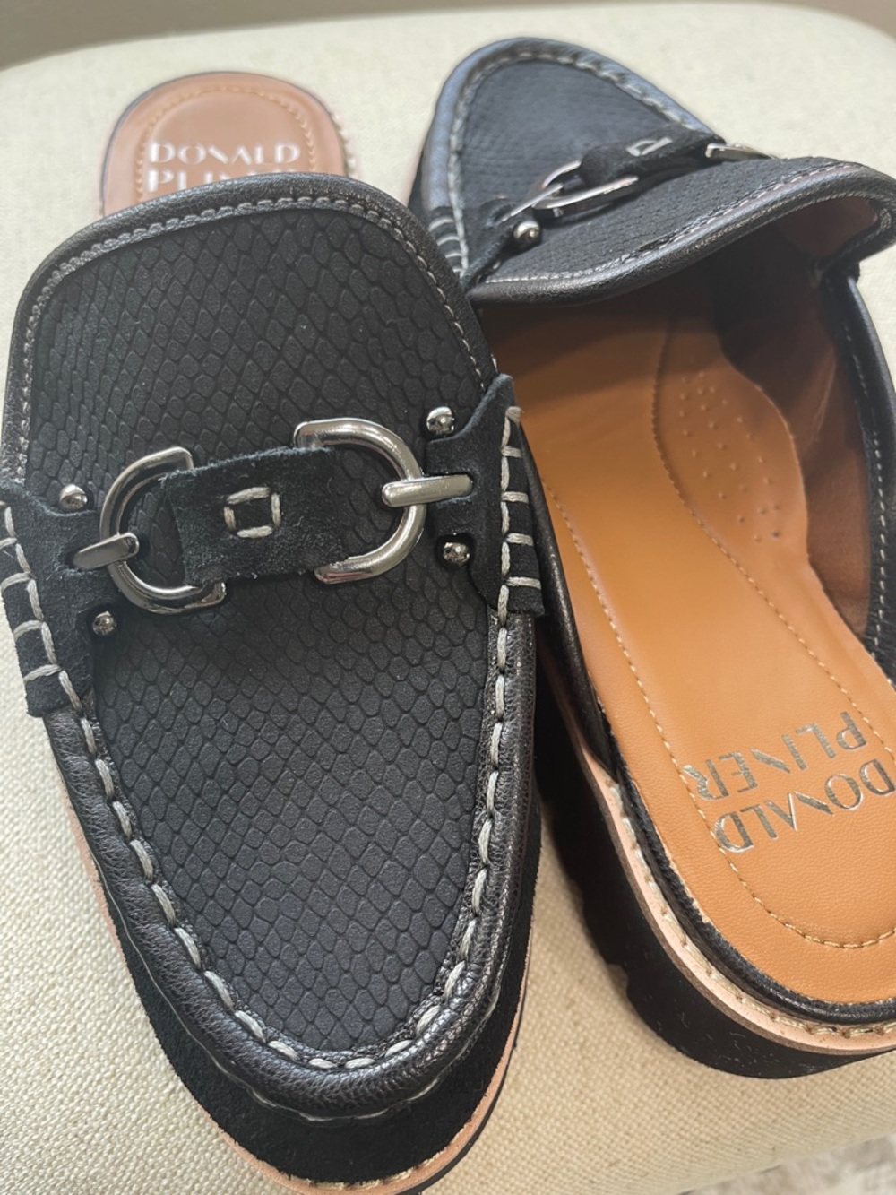 (Like New )Donald Pliner Black Mule with Tan Insole - Picture 4 of 5